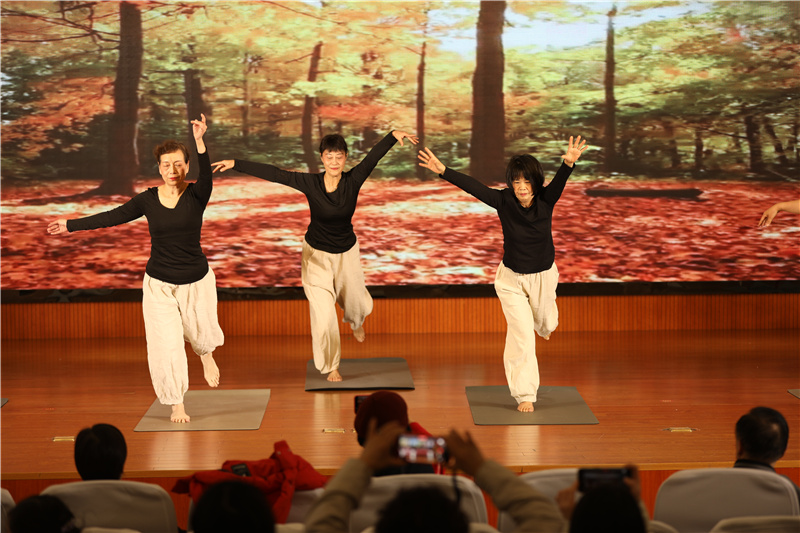 瑜伽一班《Because of you》.jpg